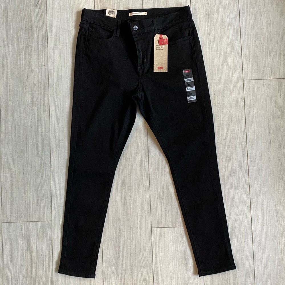 NWT Levi’s 710 Super Skinny Jeans/Tag Size: 16 Short